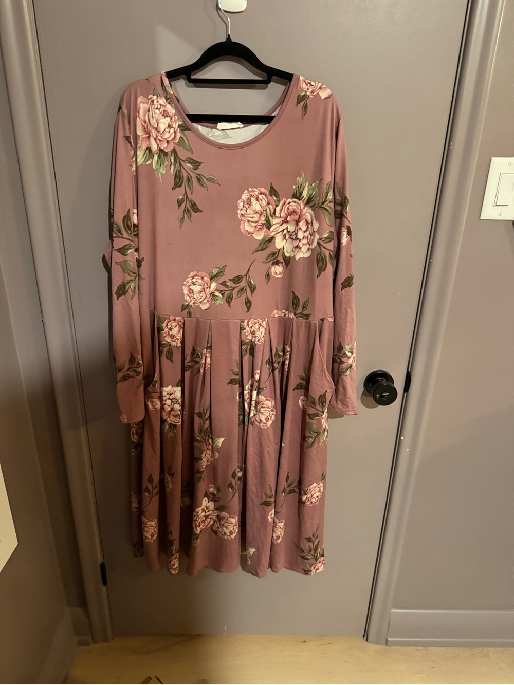 Reborn J Mauve Floral Midi Dress